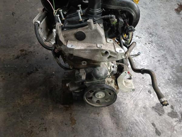 MOTEUR RENAULT - Vue 3